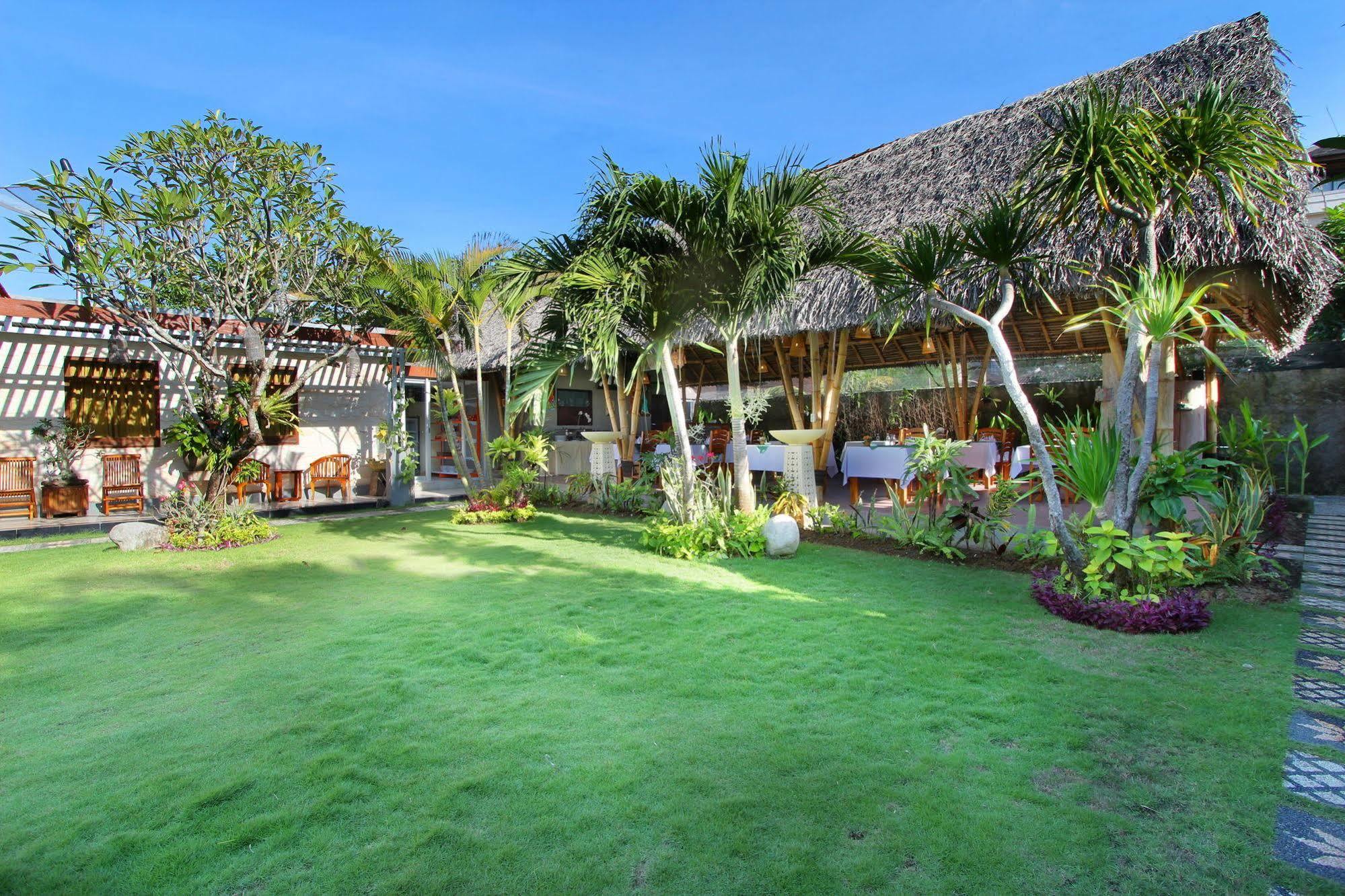 Jimbaran Lestari Hotel & Residence - Spa Exterior foto